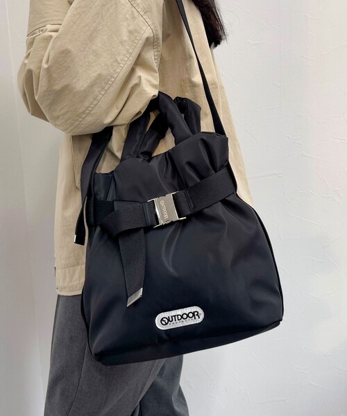 OUTDOOR PRODUCTS(アウトドアプロダクツ)の「【OUTDOOR PRODUCTS /アウトドアプロダクツ】2wayベルトトートバッグS(ショルダーバッグ・レディース・ブラウン/ブラック/オレンジ/チャコールグレー/シルバー・FREE)」の2枚目の写真