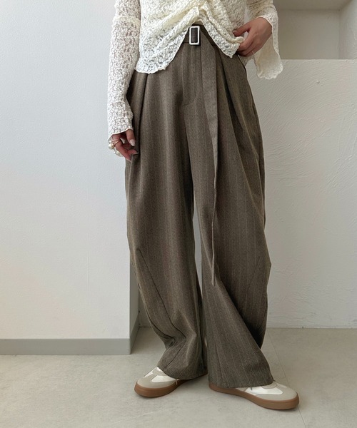 apres jour clair(アプレジュールクレア)の「【apres jour clair】ストライプウエストデザインカーブパンツ(その他パンツ・レディース・ベージュ系その他/チャコールグレー/ブラウン系その他・LARGE/SMALL/MEDIUM)」の2枚目の写真