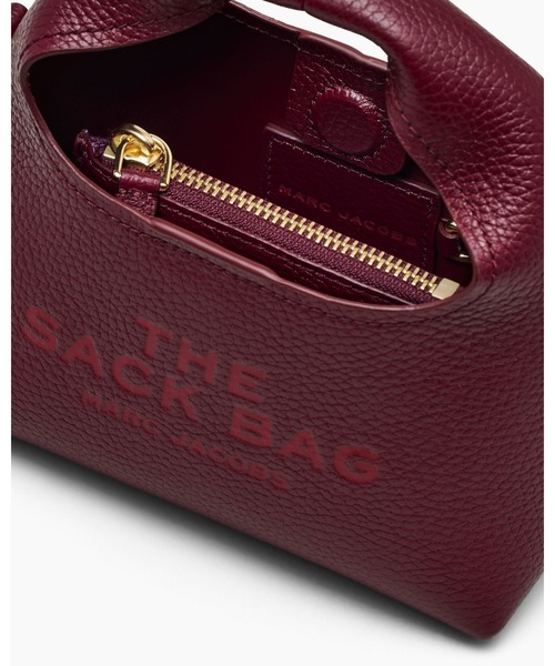 MARC JACOBS(マークジェイコブス)の「THE MICRO CROSSBODY SACK BAG/ザ レザー アイテムズ マイクロ クロスボディ サック バッグ(ショルダーバッグ・レディース・ホワイト/ブラック/ピンク系その他/レッド系その他・ONE SIZE)」の11枚目の写真