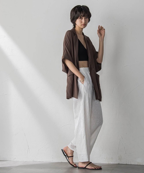 MAYSON GREY（メイソングレイ）の「ペイズリー総刺繍綿ボイルストレートパンツ≪手洗い可能≫（その他パンツ・レディース・ブラック・M）」の17枚目の写真