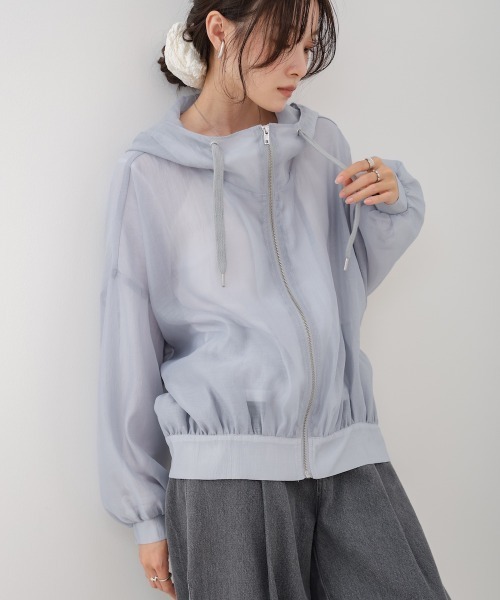 Bab（バブ）の「フード付きシアージップアップパーカー（パーカー・レディース・ブラック/グレイッシュベージュ/アイボリー/グレー・M）」の4枚目の写真