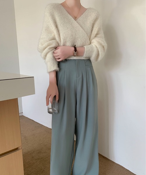 Maison Calme(メゾンカルム)の「カシュクールシャギーニットプルオーバー クロスVネック 春ニット(ニット/セーター・レディース・ピンク/ブラック/ホワイト/ブルー・F)」の18枚目の写真