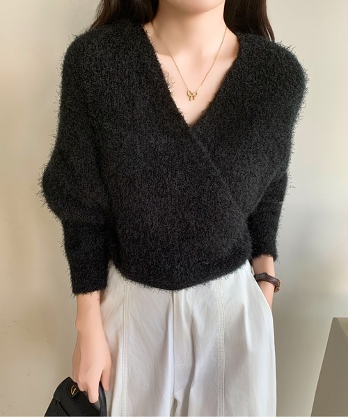 Maison Calme(メゾンカルム)の「カシュクールシャギーニットプルオーバー クロスVネック 春ニット(ニット/セーター・レディース・ピンク/ブラック/ホワイト/ブルー・F)」の22枚目の写真