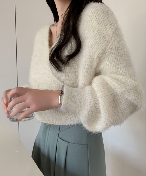 Maison Calme(メゾンカルム)の「カシュクールシャギーニットプルオーバー クロスVネック 春ニット(ニット/セーター・レディース・ピンク/ブラック/ホワイト/ブルー・F)」の5枚目の写真