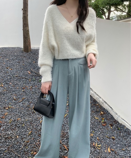 Maison Calme(メゾンカルム)の「カシュクールシャギーニットプルオーバー クロスVネック 春ニット(ニット/セーター・レディース・ピンク/ブラック/ホワイト/ブルー・F)」の6枚目の写真