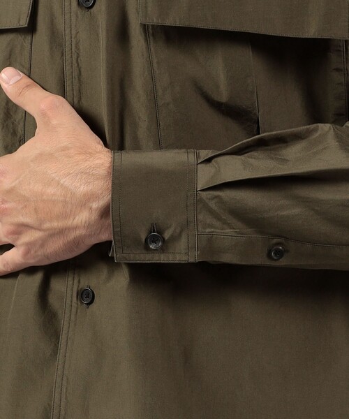 TOMORROWLAND （トゥモローランド）の「コットンシルク ダブルポケット シャツブルゾン（シャツ/ブラウス・メンズ・ネイビー/カーキ・M/S）」の8枚目の写真