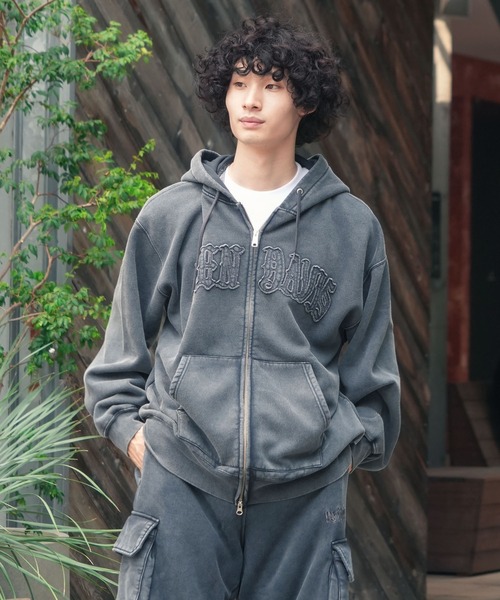 BEN DAVIS(ベンデイビス)の「【BEN DAVIS/ベンデイビス】【着こなしの幅が広がるダブルジップ仕様】パウダーブリーチ加工 フルジップパーカー ヴィンテージ風 グランジ コットンツイル ユニセックス(パーカー・メンズ・ブラック/スミクロ・MEDIUM/LARGE/X-LARGE)」の1枚目の写真