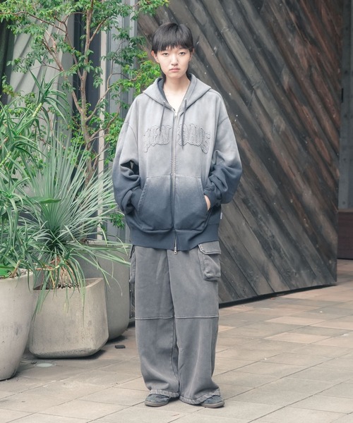 BEN DAVIS(ベンデイビス)の「【BEN DAVIS/ベンデイビス】【着こなしの幅が広がるダブルジップ仕様】パウダーブリーチ加工 フルジップパーカー ヴィンテージ風 グランジ コットンツイル ユニセックス(パーカー・メンズ・ブラック/スミクロ・MEDIUM/LARGE/X-LARGE)」の11枚目の写真