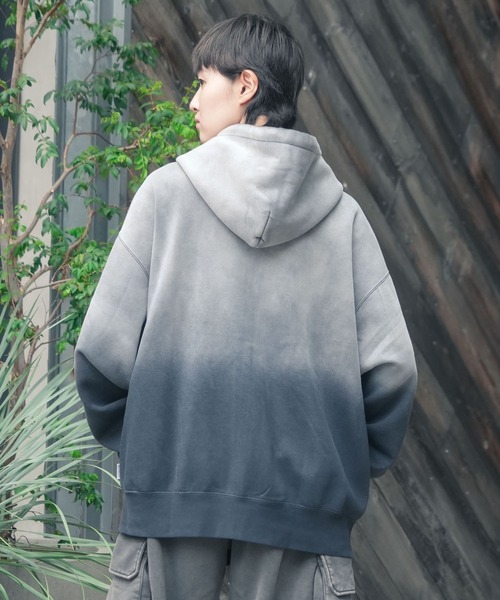 BEN DAVIS(ベンデイビス)の「【BEN DAVIS/ベンデイビス】【着こなしの幅が広がるダブルジップ仕様】パウダーブリーチ加工 フルジップパーカー ヴィンテージ風 グランジ コットンツイル ユニセックス(パーカー・メンズ・ブラック/スミクロ・MEDIUM/LARGE/X-LARGE)」の14枚目の写真