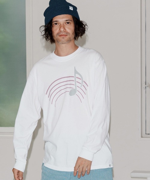 No Rain No Rainbow(ノーレインノーレインボー)の「mlt5389-pigment long sleeve T-shirt with musical note print ロングスリーブカットソー(NR25W-20)(Tシャツ/カットソー・メンズ・ホワイト/ブラック系その他/ブルー系その他・S/M/L/XL)」の1枚目の写真