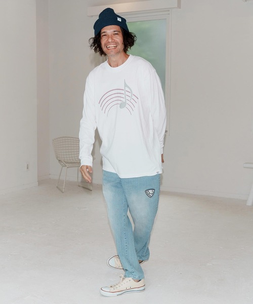 No Rain No Rainbow(ノーレインノーレインボー)の「mlt5389-pigment long sleeve T-shirt with musical note print ロングスリーブカットソー(NR25W-20)(Tシャツ/カットソー・メンズ・ホワイト/ブラック系その他/ブルー系その他・S/M/L/XL)」の9枚目の写真