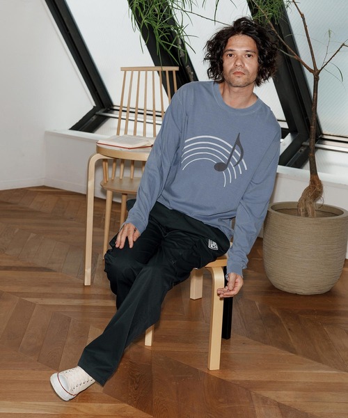No Rain No Rainbow(ノーレインノーレインボー)の「mlt5389-pigment long sleeve T-shirt with musical note print ロングスリーブカットソー(NR25W-20)(Tシャツ/カットソー・メンズ・ホワイト/ブラック系その他/ブルー系その他・S/M/L/XL)」の13枚目の写真