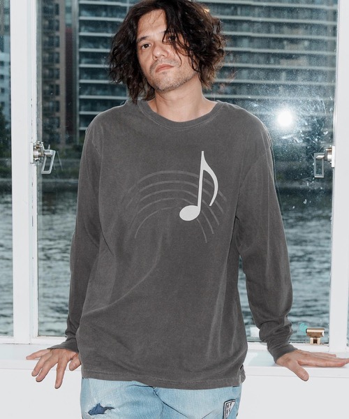 No Rain No Rainbow(ノーレインノーレインボー)の「mlt5389-pigment long sleeve T-shirt with musical note print ロングスリーブカットソー(NR25W-20)(Tシャツ/カットソー・メンズ・ホワイト/ブラック系その他/ブルー系その他・S/M/L/XL)」の17枚目の写真