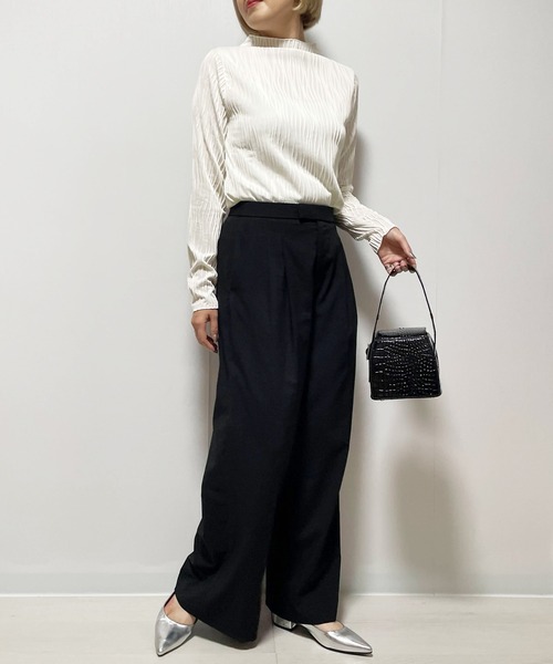 Fizz(フィズ)の「ウェーブジャガード ボトルネックロンT(Tシャツ/カットソー・レディース・ブラック/グリーン/チャコール/マスタード/グレイッシュベージュ/アイボリー・M)」の7枚目の写真