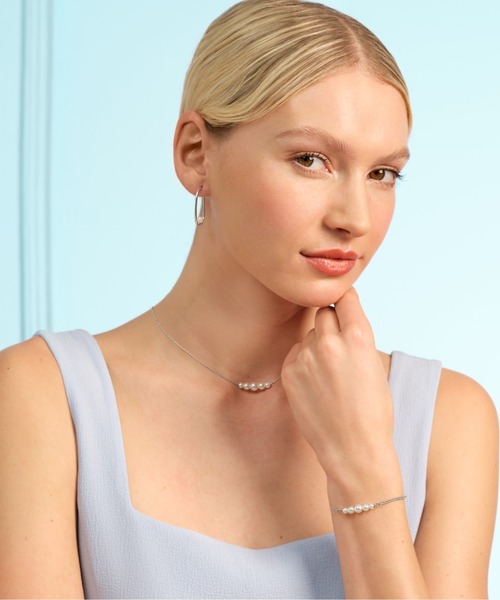 OLIVIA BURTON（オリビアバートン）の「「OLIVIA BURTON/オリビアバートン」クラシック - パール＆ビーズ パール シルバー フープ ピアス（ピアス（両耳用）・レディース・シルバー・ONE SIZE）」の5枚目の写真