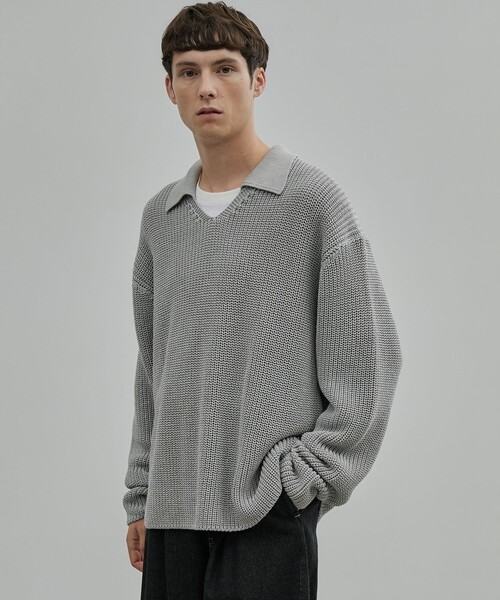 UNITED TOKYO（ユナイテッドトウキョウ）の「ギマメッシュ スキッパーポロ（ニット/セーター・メンズ・ライトグレー/ブラック/サックスブルー・1/2）」の5枚目の写真