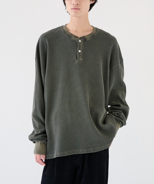 KANEMASA PHIL.（カネマサフィル）の「【KANEMASA PHIL.】18G Garment Dye Waffle Henry Neck（Tシャツ/カットソー・メンズ・ベージュ/チャコールグレー・MEDIUM/LARGE）」の12枚目の写真