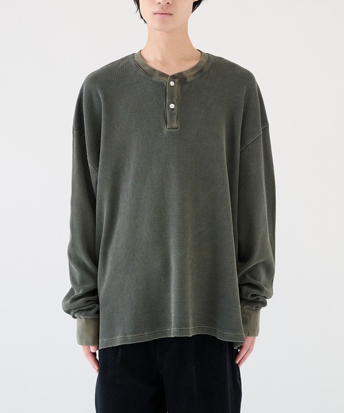 KANEMASA PHIL.（カネマサフィル）の「【KANEMASA PHIL.】18G Garment Dye Waffle Henry Neck（Tシャツ/カットソー・メンズ・ベージュ/チャコールグレー・MEDIUM/LARGE）」の13枚目の写真