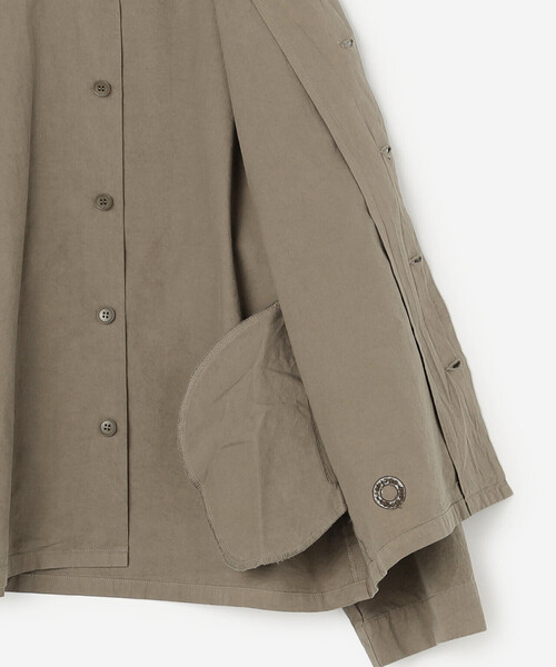 ORCIVAL（オーシバル）の「ORCIVAL | コットンツイル ノーカラーシャツブルゾン WOMEN（シャツ/ブラウス・レディース・モカ/イエロー/ライトグレー・1）」の10枚目の写真