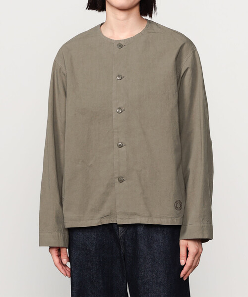 ORCIVAL（オーシバル）の「ORCIVAL | コットンツイル ノーカラーシャツブルゾン WOMEN（シャツ/ブラウス・レディース・モカ/イエロー/ライトグレー・1）」の16枚目の写真