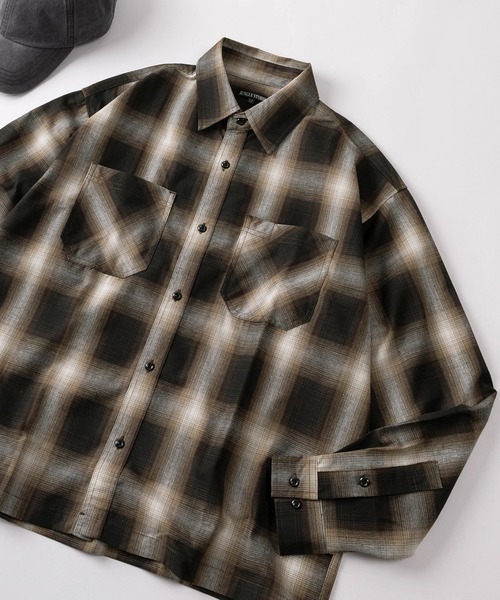 SlashDate（スラッシュデイト）の「【82】 クロップド オンブレチェックシャツ（シャツ/ブラウス・メンズ・ブラウン/ブラック/ブルー・M/L/XL）」の2枚目の写真