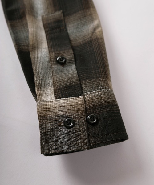 SlashDate（スラッシュデイト）の「【82】 クロップド オンブレチェックシャツ（シャツ/ブラウス・メンズ・ブラウン/ブラック/ブルー・M/L/XL）」の9枚目の写真