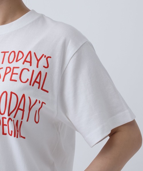 TODAY'S SPECIAL（トゥデイズスペシャル）の「【TODAY’S SPECIAL】STAFF TEE /606944（Tシャツ/カットソー・レディース・ホワイト/クリアレッド・MEDIUM/LARGE）」の18枚目の写真