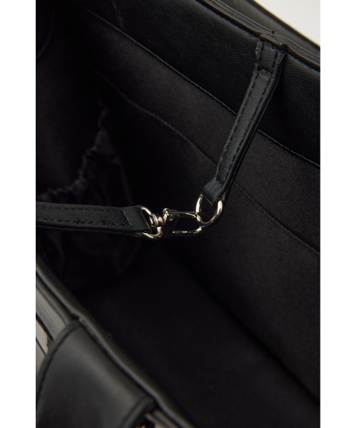 rienda(リエンダ)の「【WEB限定】WRRロゴフェイクレザートートバッグ(トートバッグ・レディース・ブラック・FREE)」の11枚目の写真