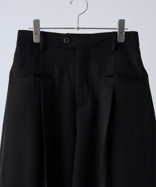 VELNUS（ベルナス）の「【VELNUS】Side tuck design front pocket wide slacks/サイドタックデザイン フロントポケットワイドスラックス（スラックス・メンズ・ブラック/ホワイト/ブラック系・L/M/S）」の15枚目の写真