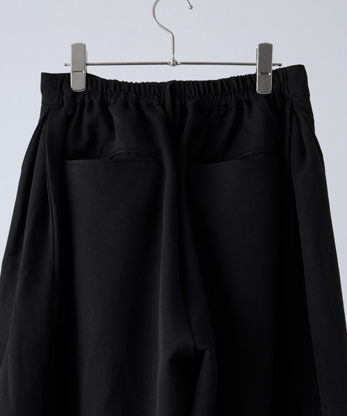 VELNUS（ベルナス）の「【VELNUS】Side tuck design front pocket wide slacks/サイドタックデザイン フロントポケットワイドスラックス（スラックス・メンズ・ブラック/ホワイト/ブラック系・L/M/S）」の16枚目の写真