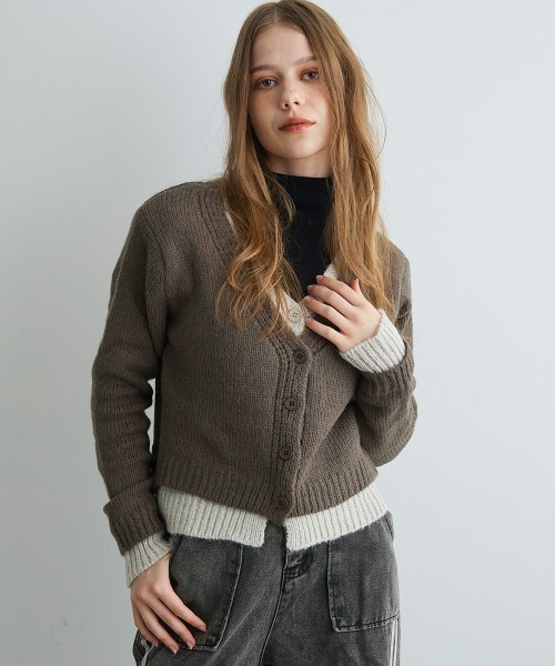 Mirette(ミレット)の「バイカラーニットショートカーディガン / Bi-Color Knit Short Cardigan(カーディガン/ボレロ・レディース・オリーブ/チャコールグレー/グレー・FREE)」の4枚目の写真