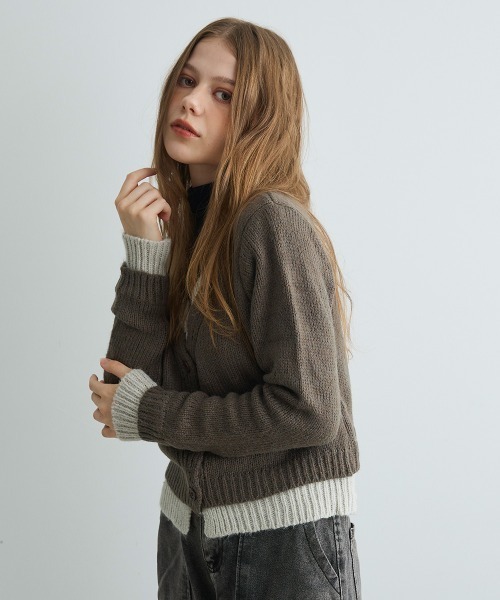 Mirette(ミレット)の「バイカラーニットショートカーディガン / Bi-Color Knit Short Cardigan(カーディガン/ボレロ・レディース・オリーブ/チャコールグレー/グレー・FREE)」の7枚目の写真