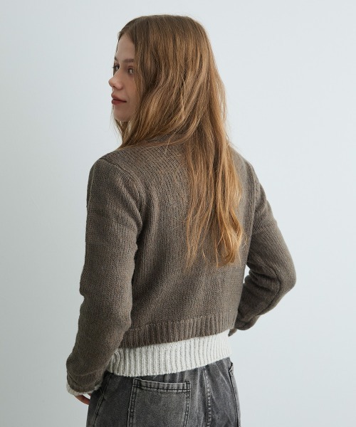 Mirette(ミレット)の「バイカラーニットショートカーディガン / Bi-Color Knit Short Cardigan(カーディガン/ボレロ・レディース・オリーブ/チャコールグレー/グレー・FREE)」の9枚目の写真