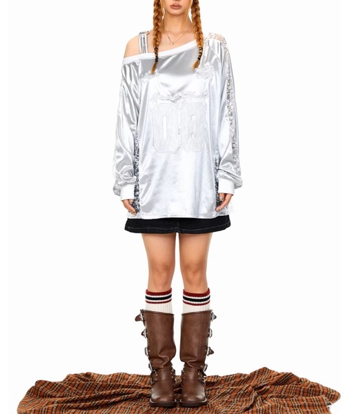 .KOM(ドットコム)の「A'GEM/9 × .kom 『.KOM/ドットケーオーエム』 Y2K Lace Design Sporty Long Sleeve T-shirt/Y2K レースデザイン スポーティ長袖Tシャツ(Tシャツ/カットソー・レディース・シルバー/ブラック・FREE)」の16枚目の写真