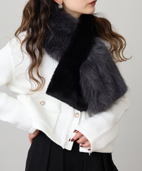 FUNALIVE（ファンアライブ）の「Craig ボリューム 異素材ファー ティペット/ふんわりファー フェイクファー エコファー（ネックウォーマー/スヌード・レディース・ダークベージュ/ブラック/アイボリー・F）」の4枚目の写真