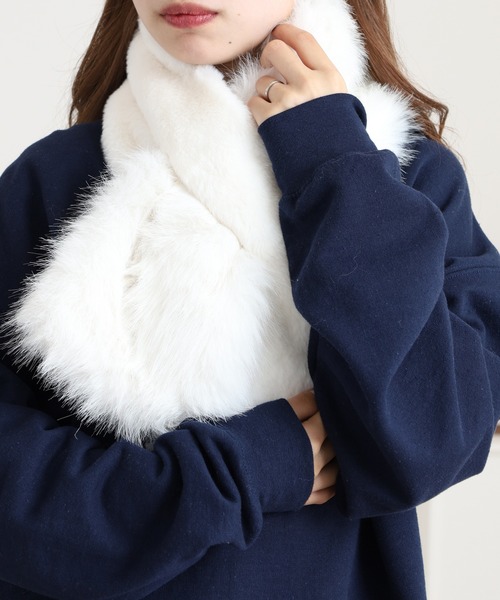 FUNALIVE（ファンアライブ）の「Craig ボリューム 異素材ファー ティペット/ふんわりファー フェイクファー エコファー（ネックウォーマー/スヌード・レディース・ダークベージュ/ブラック/アイボリー・F）」の9枚目の写真