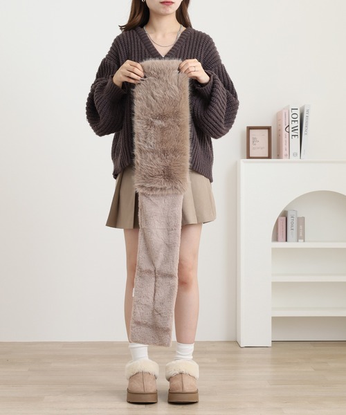 FUNALIVE（ファンアライブ）の「Craig ボリューム 異素材ファー ティペット/ふんわりファー フェイクファー エコファー（ネックウォーマー/スヌード・レディース・ダークベージュ/ブラック/アイボリー・F）」の16枚目の写真