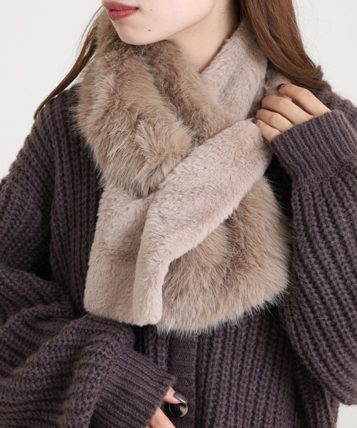 FUNALIVE（ファンアライブ）の「Craig ボリューム 異素材ファー ティペット/ふんわりファー フェイクファー エコファー（ネックウォーマー/スヌード・レディース・ダークベージュ/ブラック/アイボリー・F）」の12枚目の写真