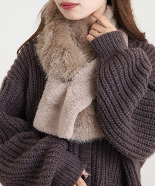 FUNALIVE（ファンアライブ）の「Craig ボリューム 異素材ファー ティペット/ふんわりファー フェイクファー エコファー（ネックウォーマー/スヌード・レディース・ダークベージュ/ブラック/アイボリー・F）」の13枚目の写真