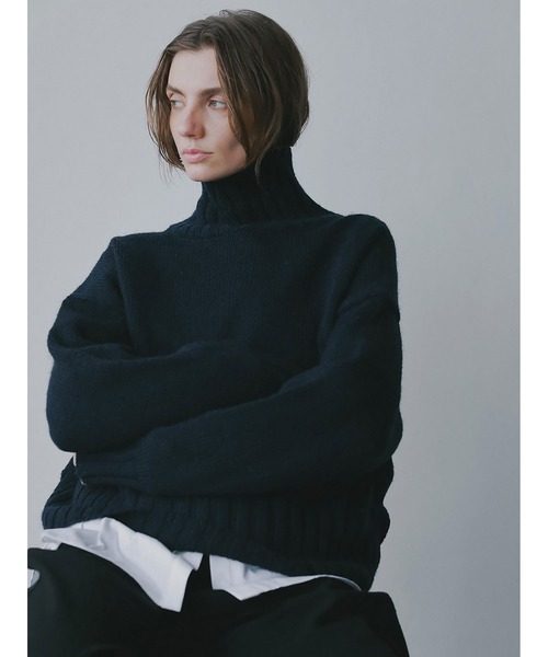 HER.(ハー)の「ハイネックニットプルオーバー(ニット/セーター・レディース・ネイビー/オフホワイト/ベージュ・フリー)」の5枚目の写真