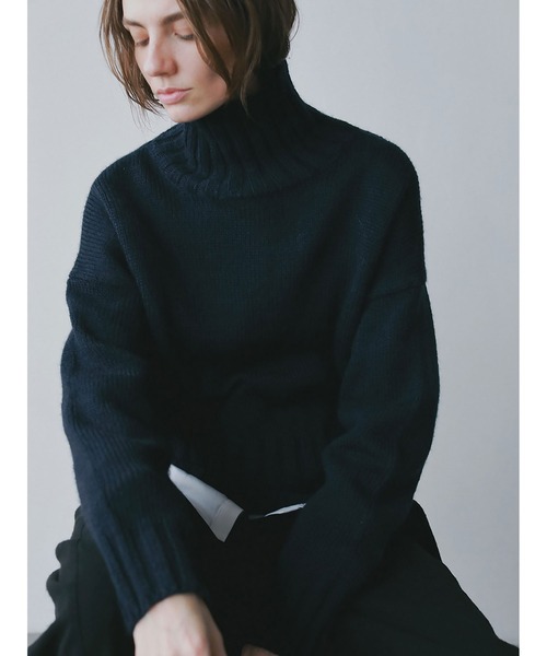 HER.(ハー)の「ハイネックニットプルオーバー(ニット/セーター・レディース・ネイビー/オフホワイト/ベージュ・フリー)」の7枚目の写真