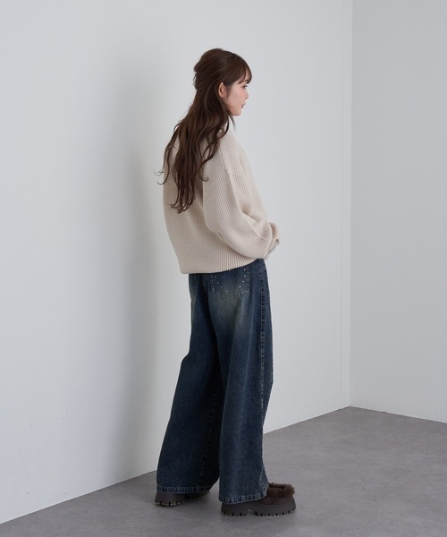 RAY CASSIN（レイカズン）の「スタンド胸刺繍ニット（ニット/セーター・レディース・グレー/ネイビー/ライトベージュ/ブルー・FREE）」の11枚目の写真