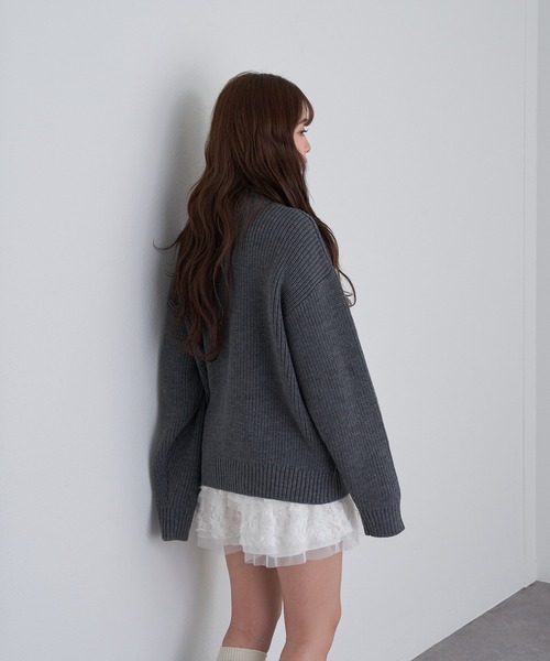 RAY CASSIN（レイカズン）の「スタンド胸刺繍ニット（ニット/セーター・レディース・グレー/ネイビー/ライトベージュ/ブルー・FREE）」の14枚目の写真