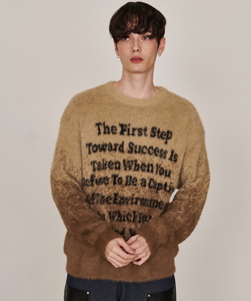 Revo.（レボ）の「オーバーサイズ グランジ ロゴプリント シャギーニット プルオーバー（ニット/セーター・メンズ・ブラック/ブラウン/オフホワイト/グレー・M/L）」の13枚目の写真