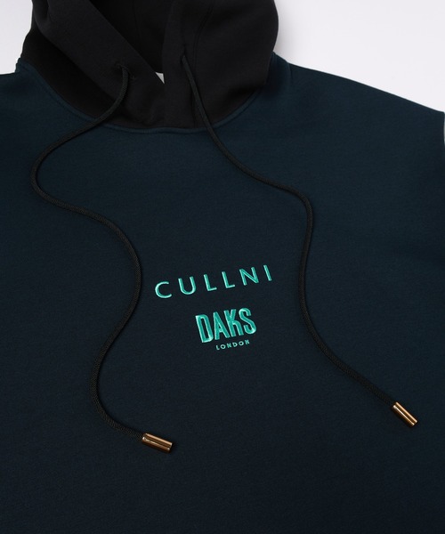 CULLNI（クルニ）の「CULLNI for DAKS LONDON Logo Embroidery Hoodie（パーカー・メンズ・ブラック/アッシュブラウン/ブラック×グレー/ネイビー・0/1/2）」の14枚目の写真