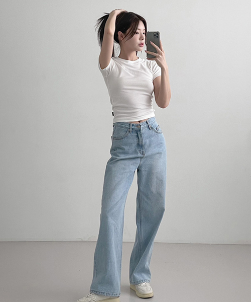 muahmuah（ムーアムーア）の「ワイドデニムパンツ [ライトブルー]（デニムパンツ・レディース・その他・SMALL/MEDIUM）」の4枚目の写真