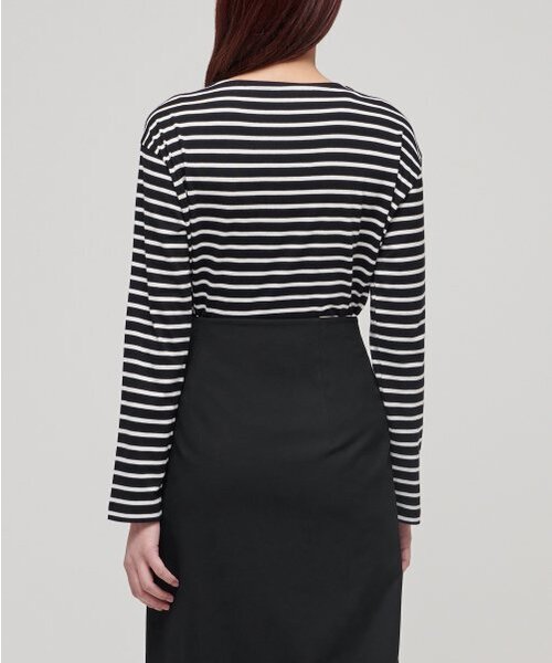MUSINSA STANDARD WOMAN（ムシンサスタンダードウーマン）の「ウィメンズストライプボートネック長袖Tシャツ[ブラック/アイボリー]（Tシャツ/カットソー・レディース・その他・SMALL/MEDIUM/X-SMALL/LARGE）」の3枚目の写真
