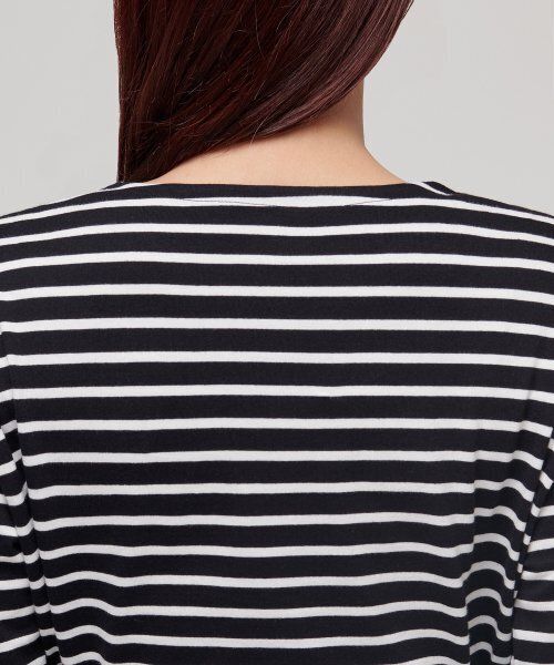 MUSINSA STANDARD WOMAN（ムシンサスタンダードウーマン）の「ウィメンズストライプボートネック長袖Tシャツ[ブラック/アイボリー]（Tシャツ/カットソー・レディース・その他・SMALL/MEDIUM/X-SMALL/LARGE）」の5枚目の写真