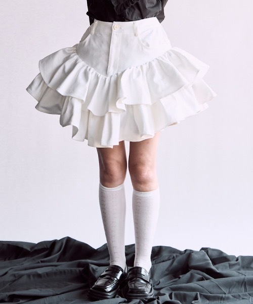 lilLilly（リルリリー）の「アシンメトリーフリルデニムミニスカート（スカート・レディース・ブラック/ホワイト・FREE）」の5枚目の写真