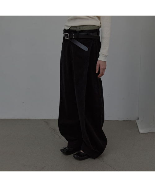 LCDC TM(エルシーディーシーティーエム)の「CURVED SNAP PANTS (BLACK)(その他パンツ・レディース・その他・SMALL/MEDIUM)」の6枚目の写真